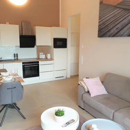 Apartment Luv & Lee, Am Alten Deich 4-6, Whg 2 36 *